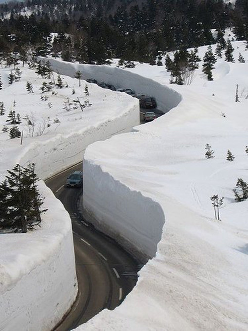 japan-snow-road.jpg