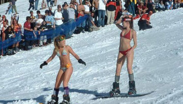 skiing-in-bikinis