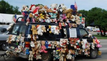 stuffed_animal_car-4082