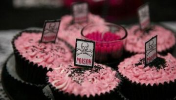 poison-cup-cakes