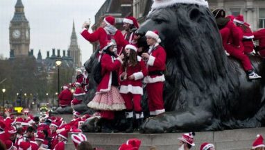 santa-crowd