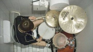 toilet-drummer