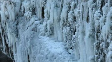 ice-cliff-jumping