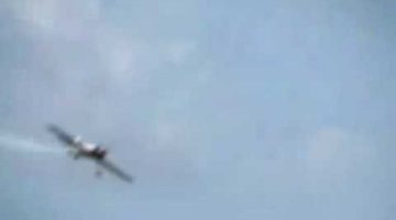 Stunt Plane Loses Its Wing