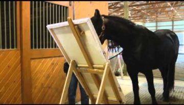 Talented Indiana Horse Paints Self-portrait