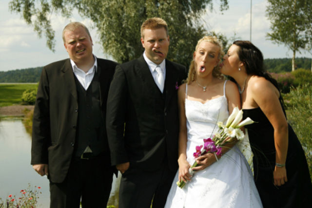 crazy_candid_and_totally_laugh_out_loud_wedding_moments_640_21