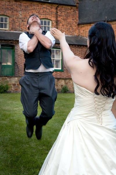 crazy_candid_and_totally_laugh_out_loud_wedding_moments_640_34