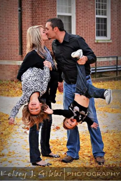 Weird Family Portraits (19 pics) – 1Funny.com