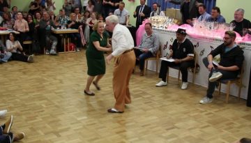 Amazing Dancing Boogie Woogie Senior Couple