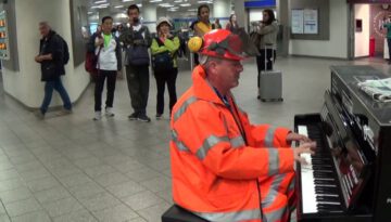 Roadworker’s Irresistible Piano Groove in the Station