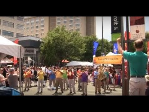 God Bless America” Flash Mob with The Denver Brass – 1Funny.com