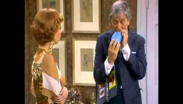 Encyclopedia Salesman – The Carol Burnett Show