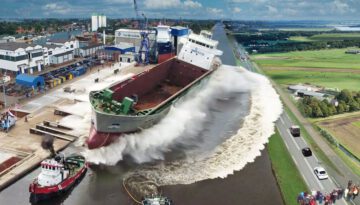 Ship Launches – 10 Awesome Waves, FAILS and CLOSE CALLS