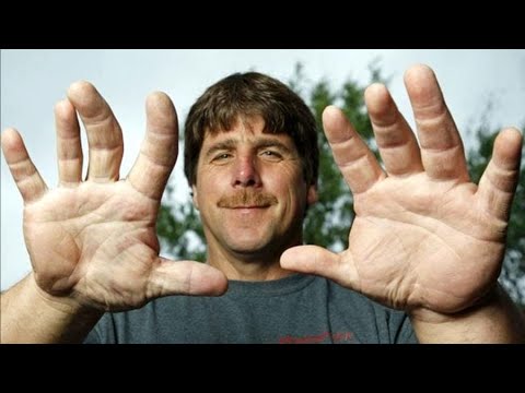 The Biggest Hands In The World - 1Funny.com