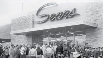 Shopping at Sears in the 1950s – Photos of life in America