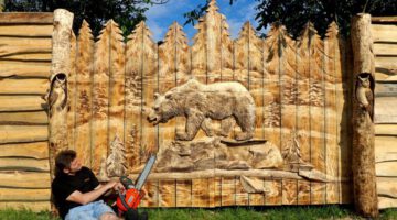 Chainsaw Wooden Gate Art