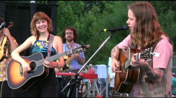 Sittin’ On Top Of The World – Molly Tuttle & Billy Strings