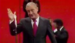 Rodney Dangerfield Even Cracks Up the Orchestra (1978)