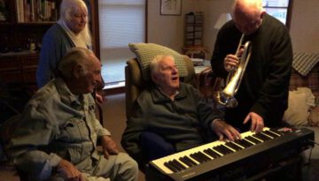 Musician Partially Paralyzed From Stroke Plays Piano Again