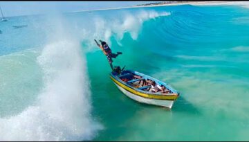 Massive Wave Takes Out Fishermen