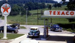 1940s America – Classic Cars, People, and Cities in COLOR
