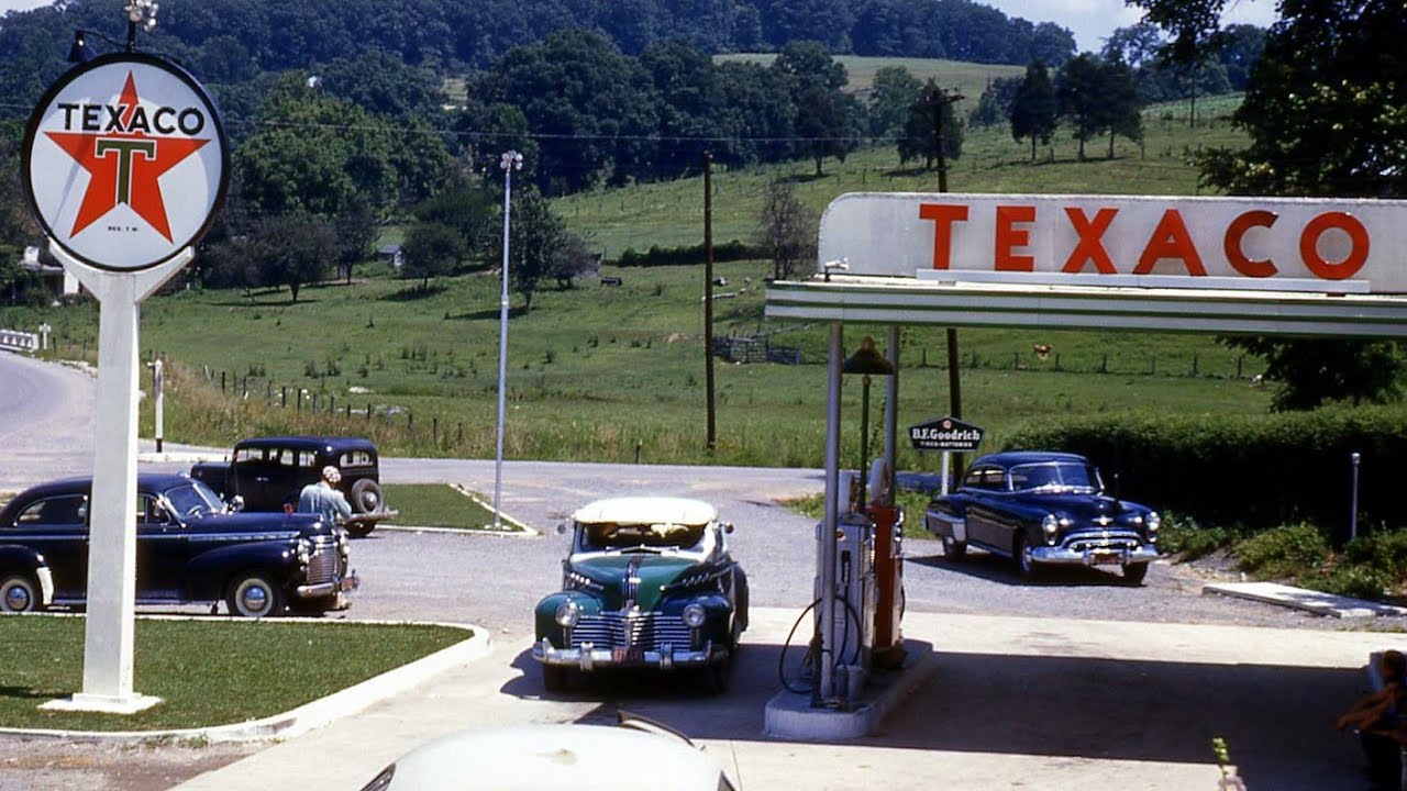 1940s America – Classic Cars, People, and Cities in COLOR