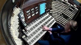 Bohemian Rhapsody on the Largest Pipe Organ in the World