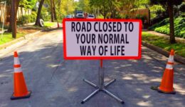 50 Hilariously Useless Signs