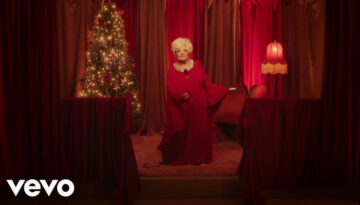 Rockin’ Around The Christmas Tree – Brenda Lee (Official Music Video)
