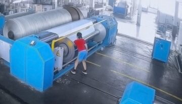 Most Ridiculous Worker Mistakes Caught on Camera